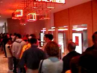Apple Store Opening, The Line I