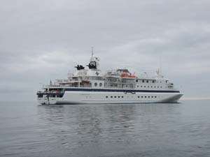 Clipper Odyssey off Chiswell Islands